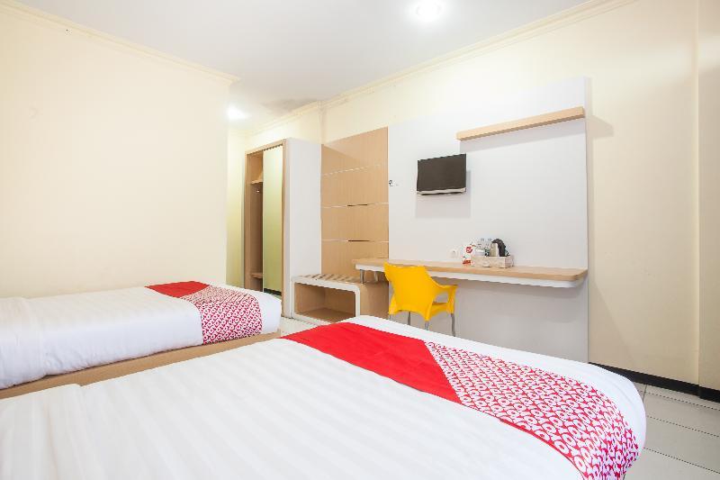 Oyo 940 Telaga Mas International Hotel ซารางงัน ภายนอก รูปภาพ